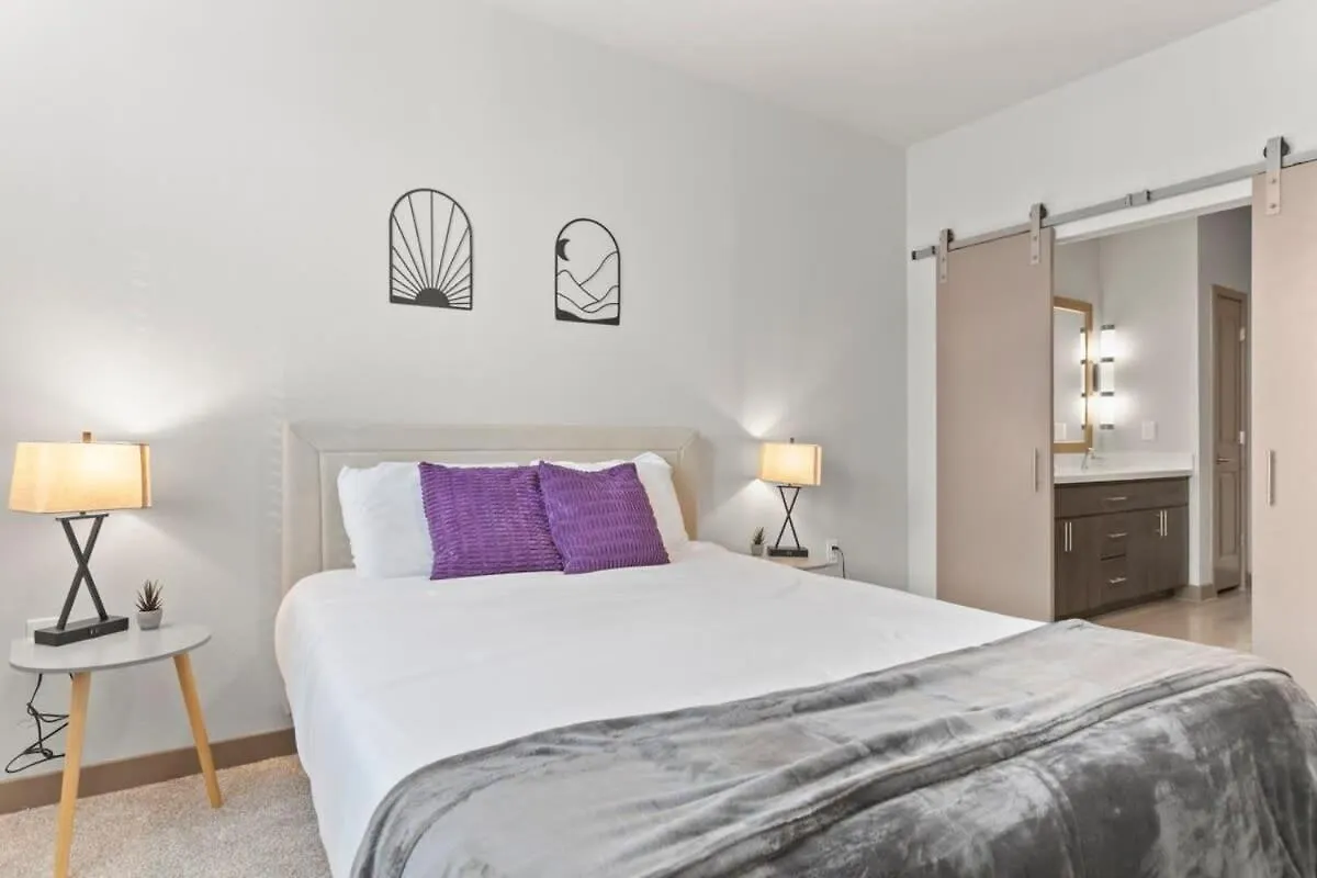 3Br Cozysuites Roro Pool, Pets, Parking 7&13 フェニックス