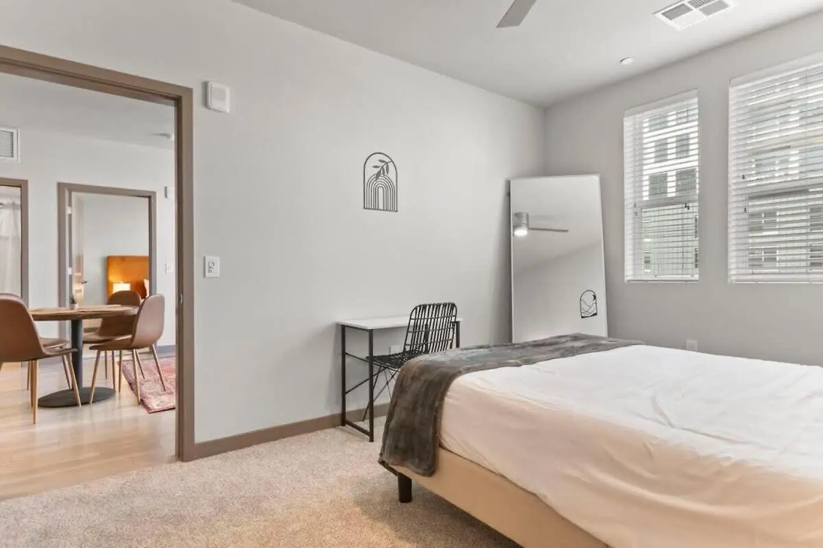 3Br Cozysuites Roro Pool, Pets, Parking 7&13 フェニックス